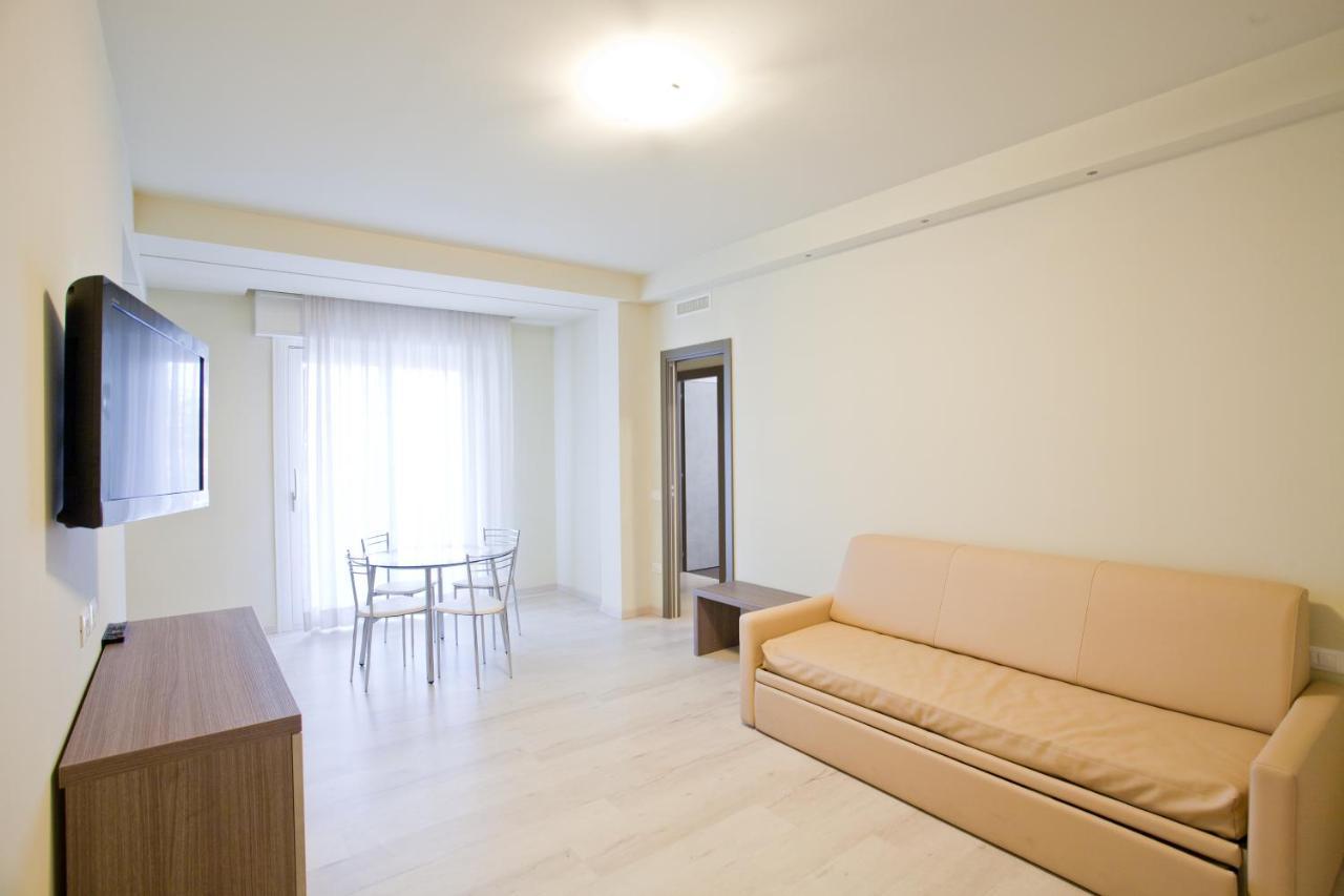 צ'סנטיקו Residence Elisabetta מראה חיצוני תמונה