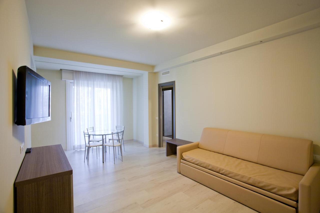 צ'סנטיקו Residence Elisabetta מראה חיצוני תמונה