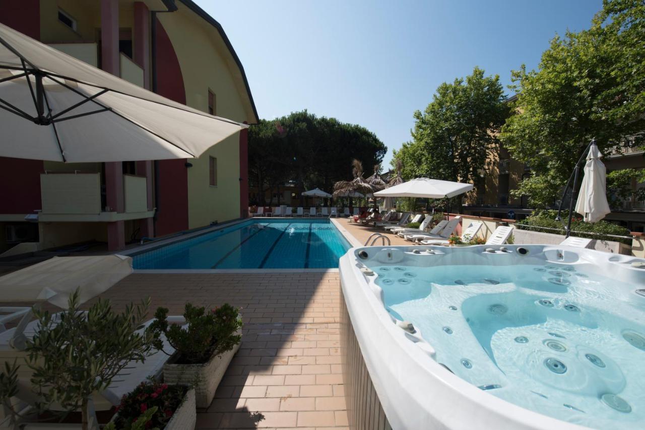 צ'סנטיקו Residence Elisabetta מראה חיצוני תמונה